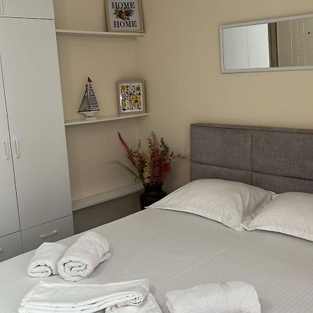 Urban Retreat Apartments Tiranë Ngoại thất bức ảnh