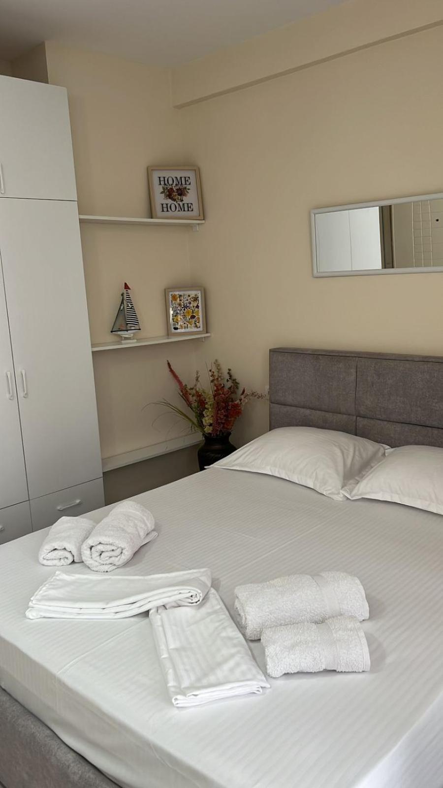 Urban Retreat Apartments Tiranë Ngoại thất bức ảnh