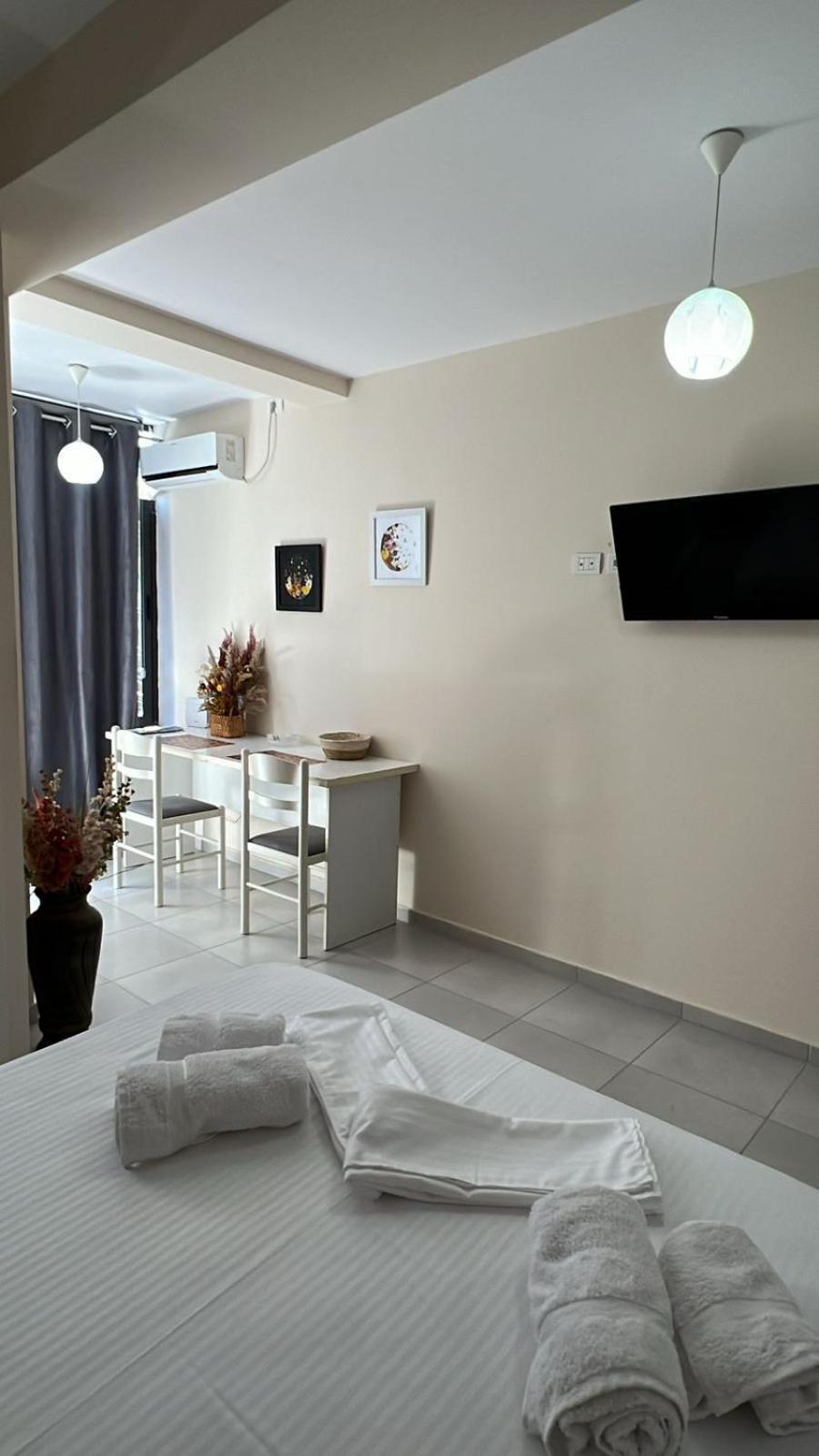 Urban Retreat Apartments Tiranë Ngoại thất bức ảnh