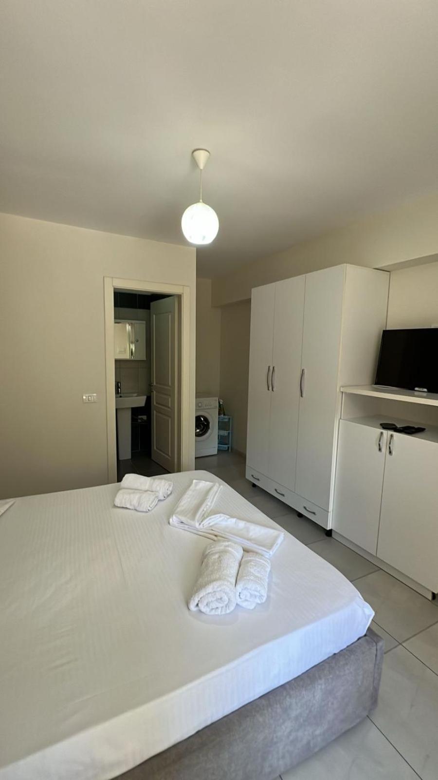 Urban Retreat Apartments Tiranë Ngoại thất bức ảnh