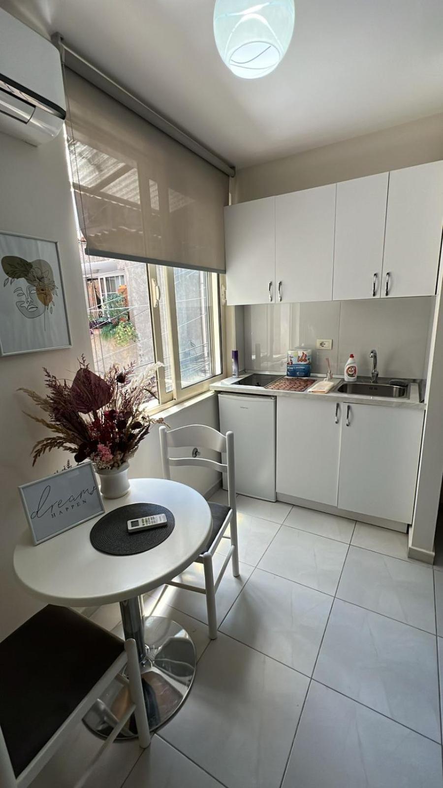 Urban Retreat Apartments Tiranë Ngoại thất bức ảnh